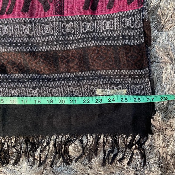 Pashmina women scarf/ wrap black, grey, pink Elephant print. Used. Missing label - Picture 12 of 12